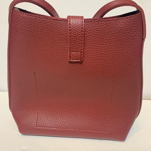 Faux Leather Burgundy crossbody purse, gold hardware & tassel snap closure - Picture 5 of 6